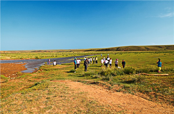 (人氣草原、5A響沙灣、歡樂牧場、內(nèi)蒙古博物院、夢幻水世界)雙飛5日親子游