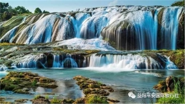 貴州黃果樹大瀑布、梵凈山、西江千戶苗寨、荔波大小七孔、鎮(zhèn)遠(yuǎn)古城遵義會議會址、息烽集中營汽車七日游