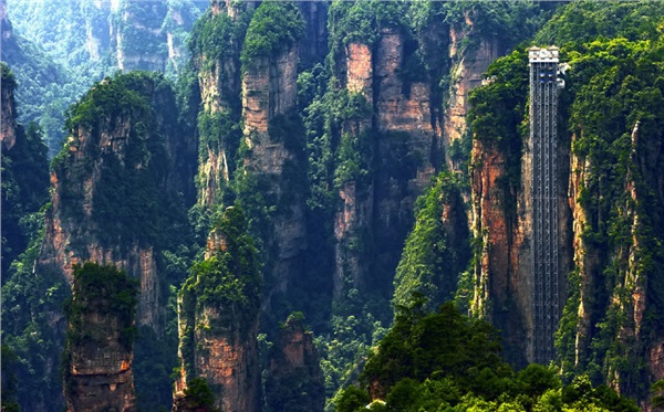 E1線：玻璃橋、袁家界、天子山、金鞭溪、天門(mén)山、夯吾苗寨、鳳凰古城湘西“精華之旅”品質(zhì)純玩4晚5日游