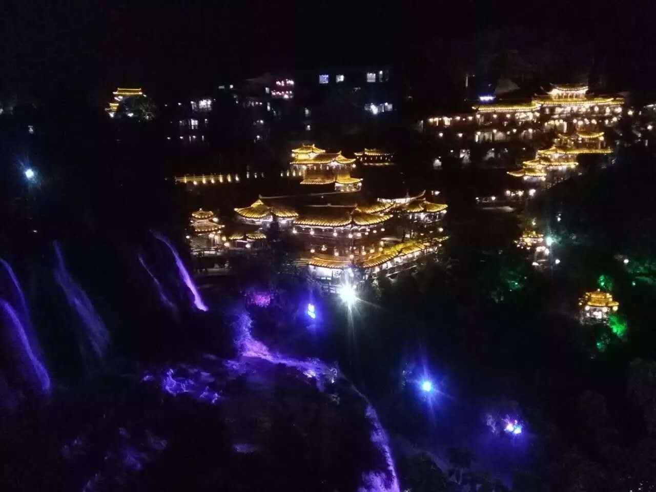 湘西芙蓉鎮(zhèn)、紅石林汽車特價2日游