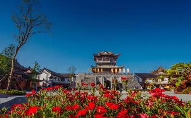 鳳凰古城、晚會(huì)、矮寨大橋、魔鬼玻璃棧道、墨戎苗寨汽車兩日游