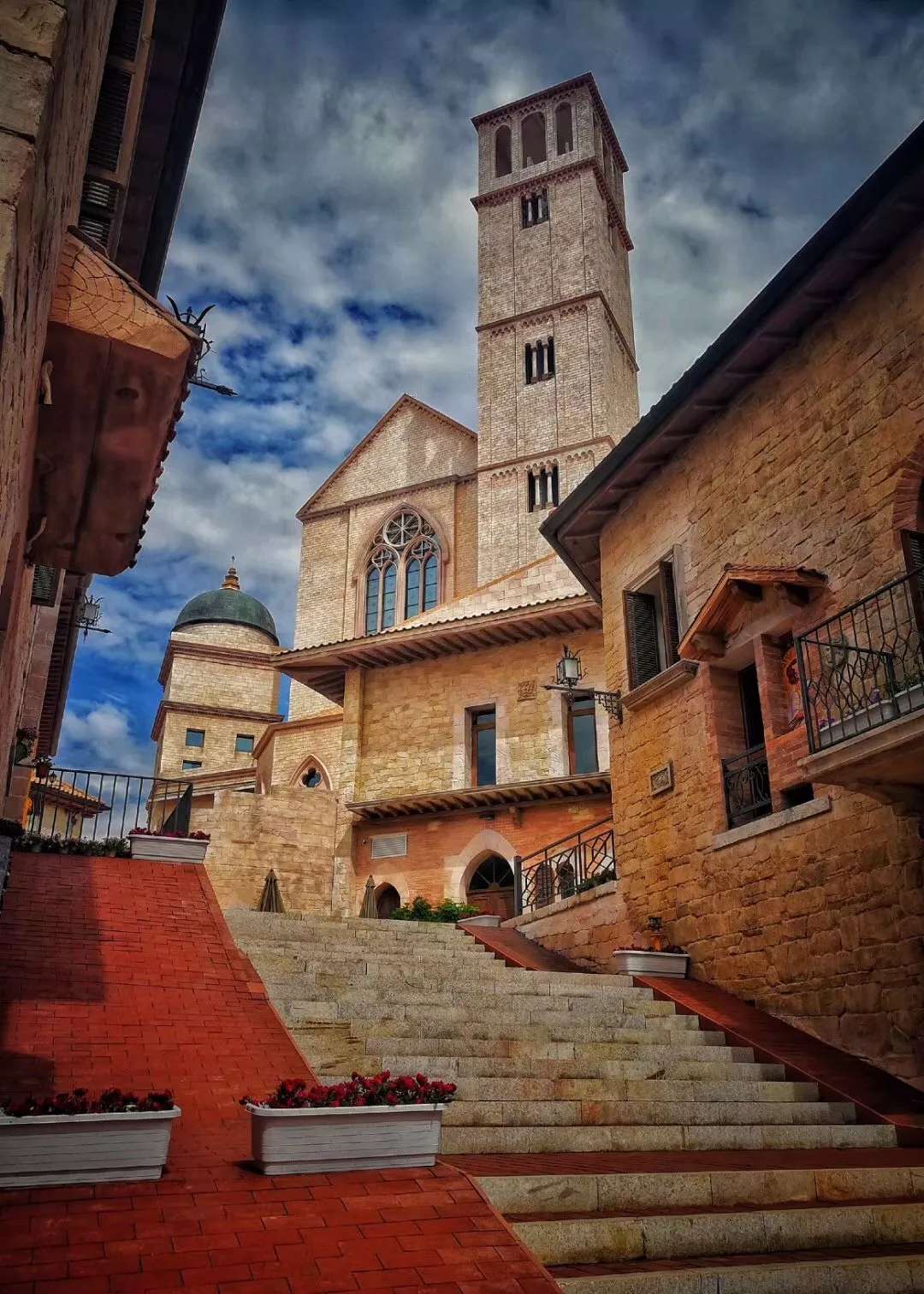 長沙?華誼兄弟電影小鎮(zhèn)、李自健美術(shù)館一日游