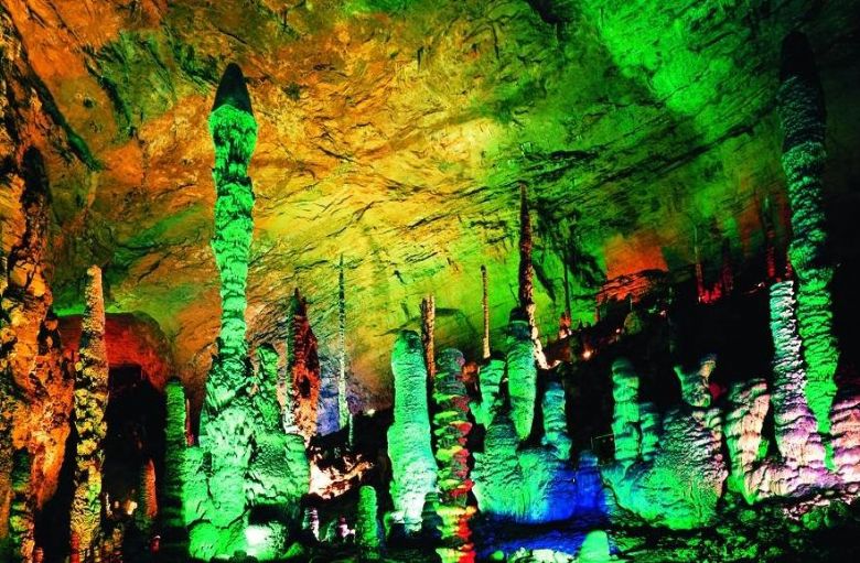 E2線：黃龍洞、袁家界、天子山、大峽谷玻璃橋、天門仙山、夯吾苗寨、鳳凰古城湘西“精簡(jiǎn)之旅”品質(zhì)純玩4晚5日游